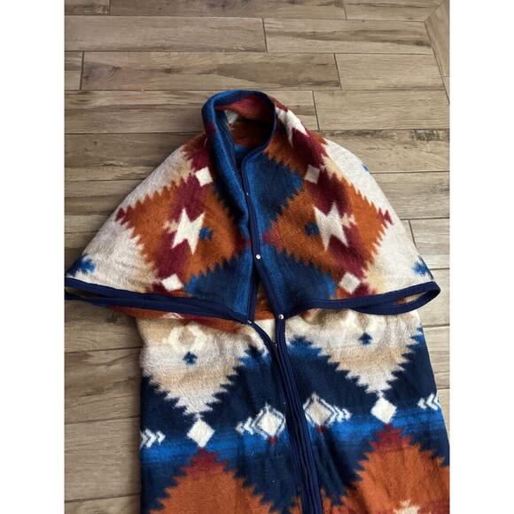 Biederlack Cuddle Wrap Snap Stadium Throw Aztec Tribal Blanket Zipper 77"x56" - Picture 14 of 15